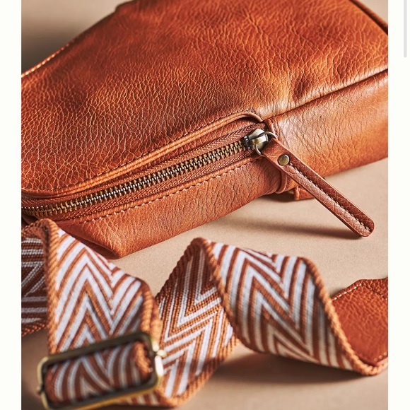 NWT Liberty Sling bag - Picture 3 of 5